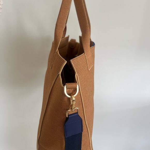 Rothy’s Rare The Handbag in Sienna - Picture 5 of 8